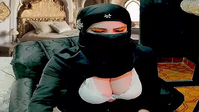 SultanaLayla from StripChat is Freechat