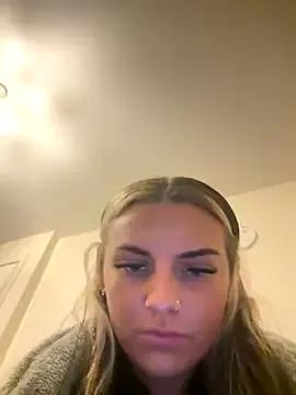 Freechat Summer21k on StripChat