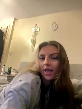 Freechat Summer21k on StripChat