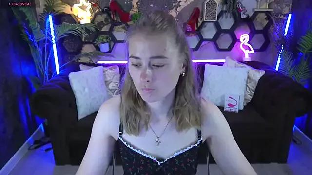 Sun_Kitty_ from StripChat is Freechat