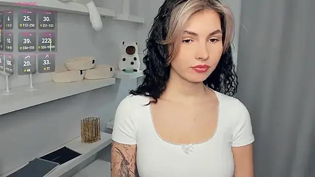 sunglammodel — Spank my booty for pink color