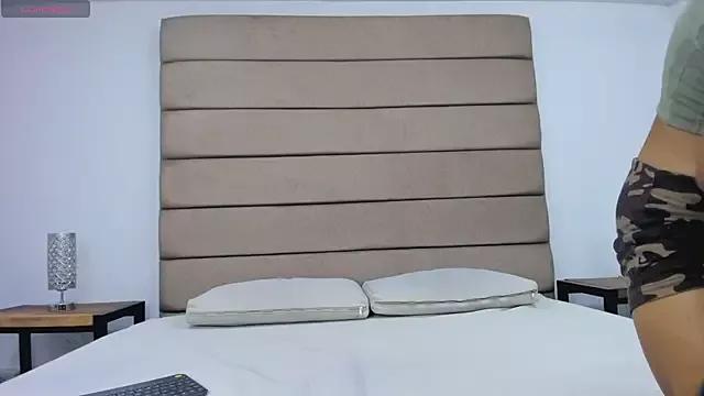 susan_elliot from StripChat is Freechat