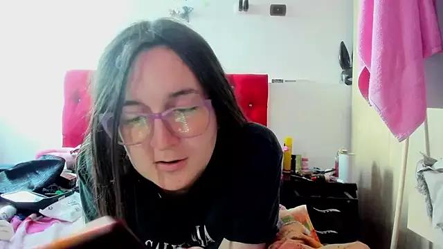 Sweet-Suck69 from StripChat is Freechat