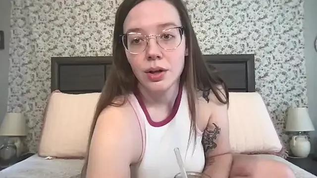 Sweetdee222x on StripChat 