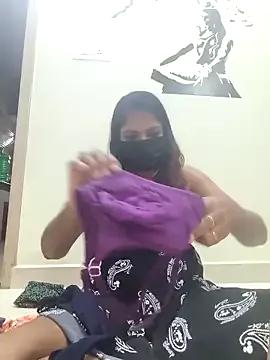 Tamil_Ishu from StripChat is Freechat