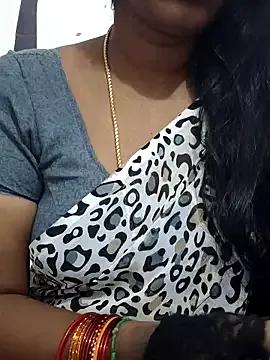 Tamil_Meera12 on StripChat