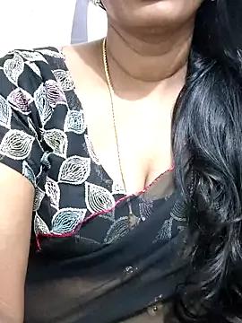 Tamil_Meera12 on StripChat