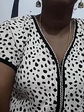 Tamil_Meera12 on StripChat