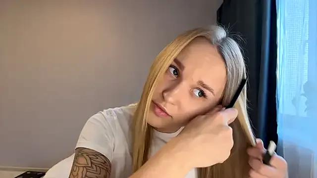 TanekaBoitel — show my sexy bra