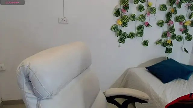 Freechat tania_sweet__ on StripChat