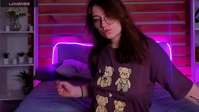 Tara_Grainn from StripChat is Freechat