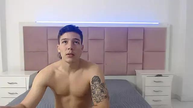 Taylorymax from StripChat is Freechat