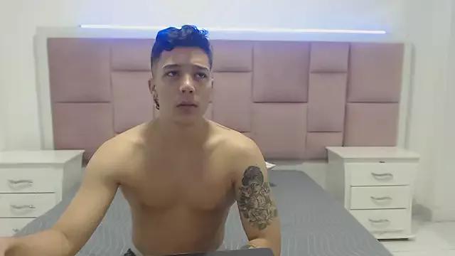 Taylorymax from StripChat is Freechat