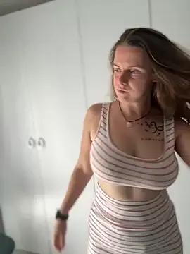 TenderLaGlamor from StripChat