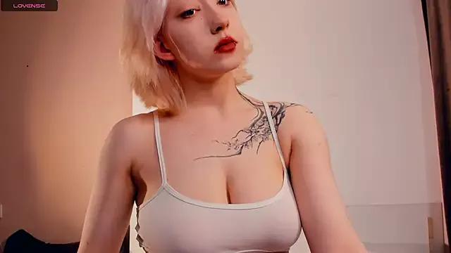 TheaHickory from StripChat is Freechat