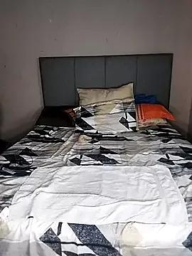 ThickPearlx23 on StripChat