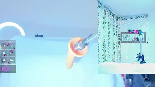 Tiffanny_Love_ from StripChat is Freechat
