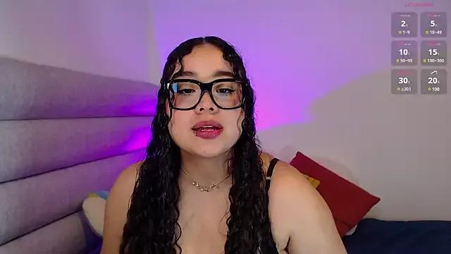 Tiffany-Giil from StripChat is Freechat