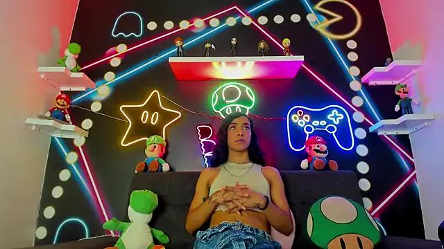 TiffValentinee_ from StripChat is Freechat