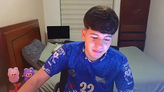 Freechat tightncuteass on StripChat