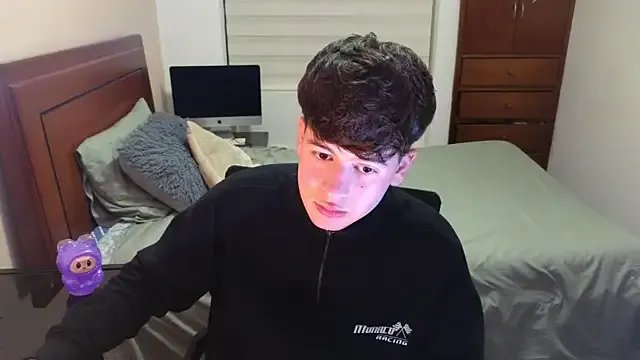 Freechat tightncuteass on StripChat