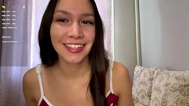 TinyDreamer from StripChat is Freechat