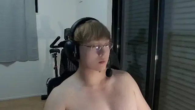 Freechat Tkcqcc on StripChat