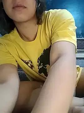tscrisaraujonb from StripChat is Freechat