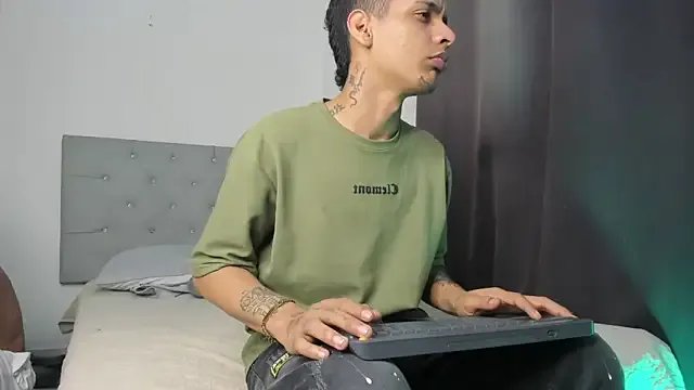 Freechat twinkDuohot on StripChat