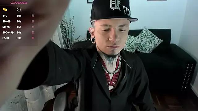 tyler_jones_ from StripChat is Freechat