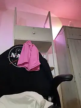 Freechat tylernova on StripChat