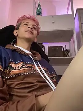 Freechat tylernova on StripChat