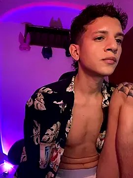 Freechat tylernova on StripChat