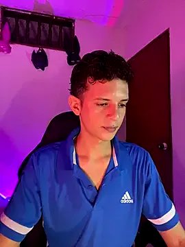 Freechat tylernova on StripChat