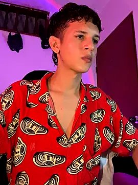 Freechat tylernova on StripChat