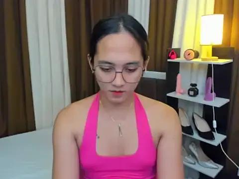 URHottestAngel from StripChat is Freechat
