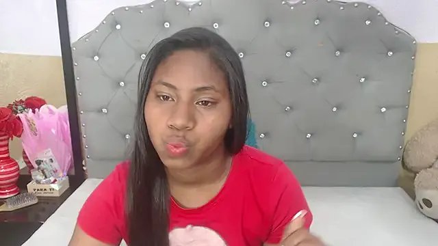 Freechat valentinavega18x on StripChat