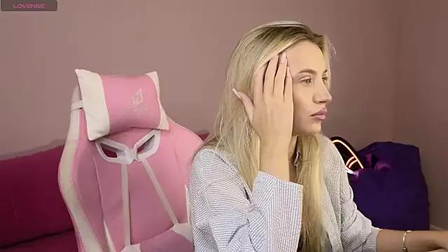 ValerieSteele from StripChat is Freechat