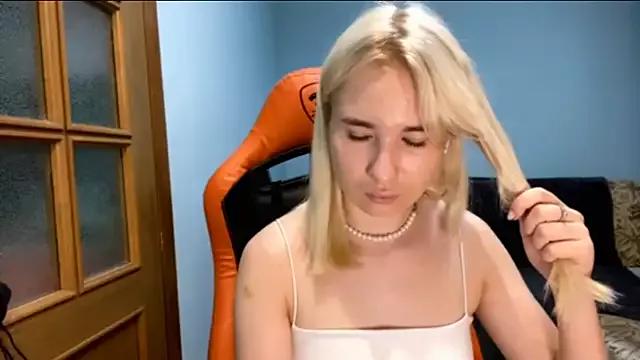 velvet_twist from StripChat is Freechat
