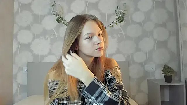 Freechat VelvetRisque on StripChat