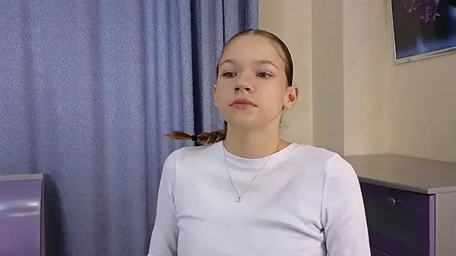 Freechat VelvetRisque on StripChat