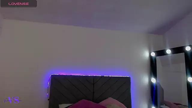 veronica_summerqs from StripChat is Freechat