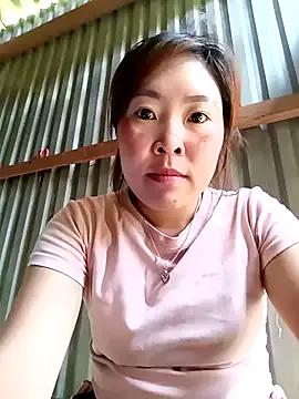 vivi_cute from StripChat is Freechat