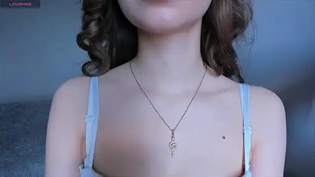 Vivian_Naytt from StripChat is Freechat