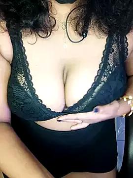 Viviennemoon_tlgu from StripChat is Freechat