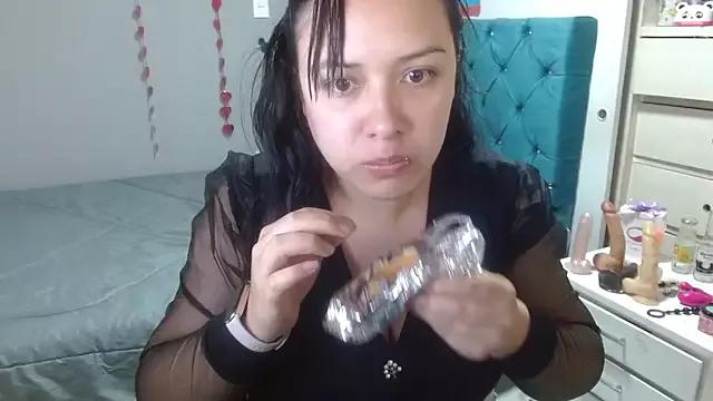 wandafuckass from StripChat is Freechat