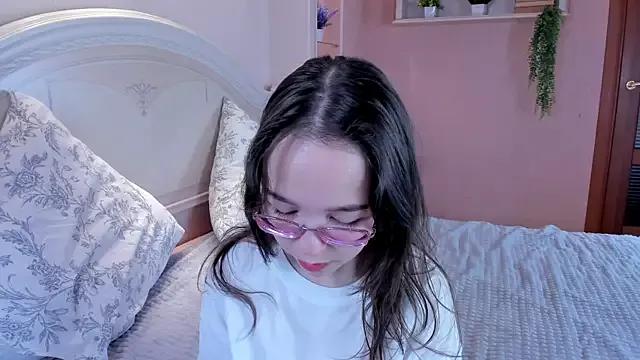 Wenderi from StripChat is Freechat