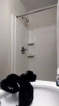 Freechat whitecream88 on StripChat