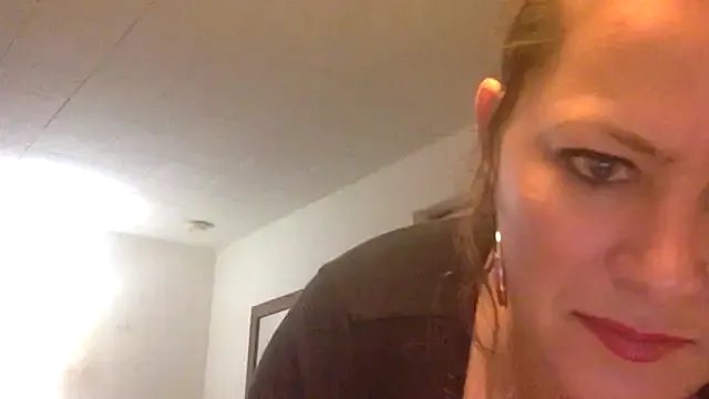 Freechat whitecream88 on StripChat