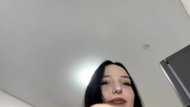 Freechat WhiteNoiseJoy on StripChat